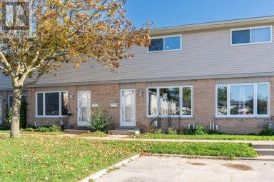 16 - 320 WESTMINISTER AVENUE London South (South H) Ontario photo 1