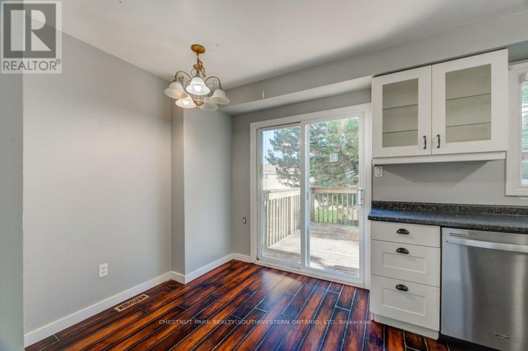 16 - 320 WESTMINISTER AVENUE, London South (South H), Ontario, N6C5H5