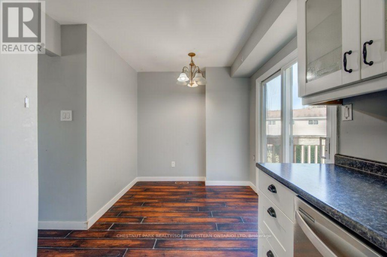 16 - 320 WESTMINISTER AVENUE, London South (South H), Ontario, N6C5H5
