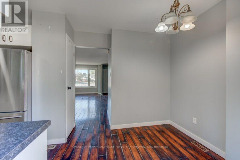 16 - 320 WESTMINISTER AVENUE, London South (South H), Ontario, N6C5H5