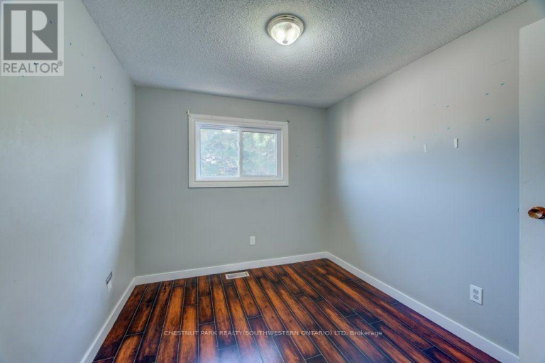 16 - 320 WESTMINISTER AVENUE, London South (South H), Ontario, N6C5H5