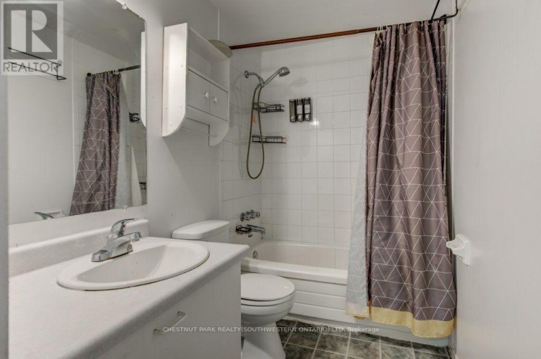 16 - 320 WESTMINISTER AVENUE, London South (South H), Ontario, N6C5H5