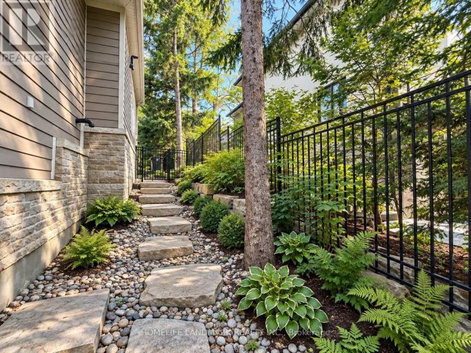 260 PINETREE WAY, Mississauga (Mineola), Ontario, L5G2R2