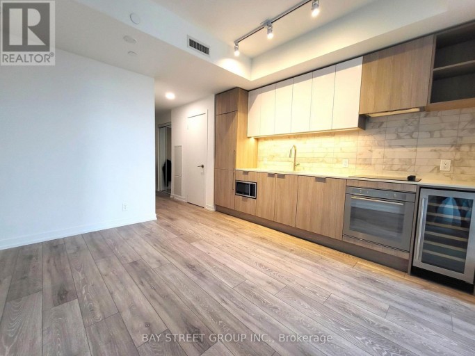 1222 - 2020 BATHURST STREET, Toronto (Humewood-Cedarvale), Ontario, M5P0A6