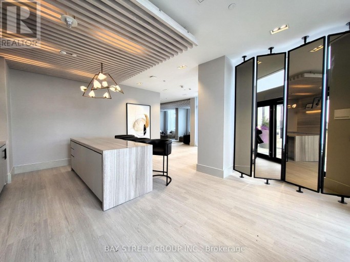 1222 - 2020 BATHURST STREET, Toronto (Humewood-Cedarvale), Ontario, M5P0A6