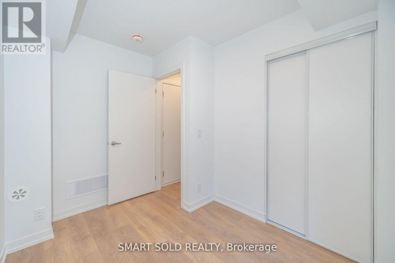 29 SPRUCE PINES CRESCENT, Toronto (Victoria Village), Ontario, M4A1Y7