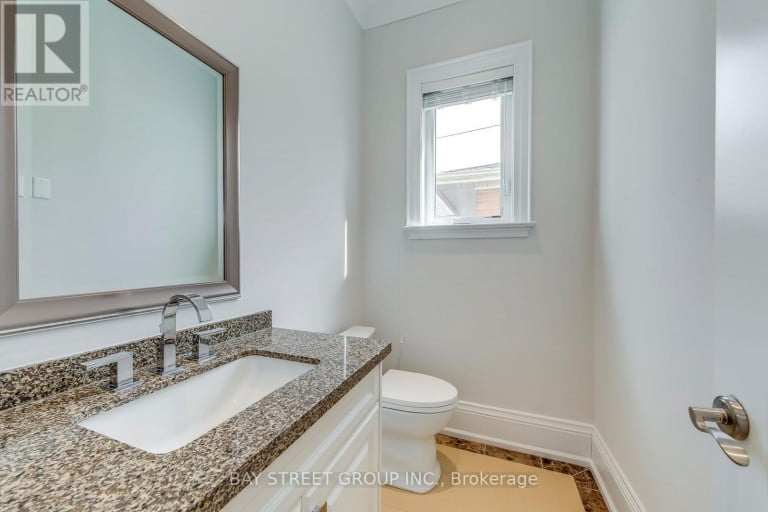 39 FOXWARREN DRIVE, Toronto (Bayview Village), Ontario, M2K1L1