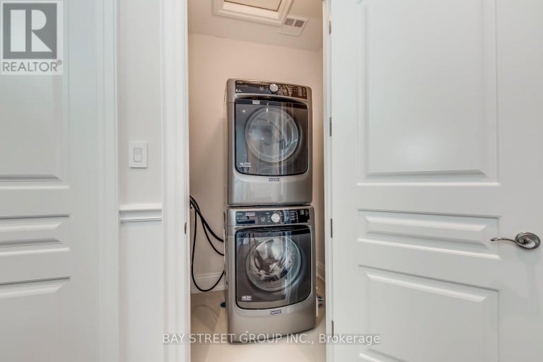 39 FOXWARREN DRIVE, Toronto (Bayview Village), Ontario, M2K1L1