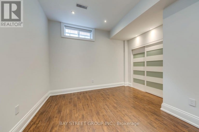 39 FOXWARREN DRIVE, Toronto (Bayview Village), Ontario, M2K1L1