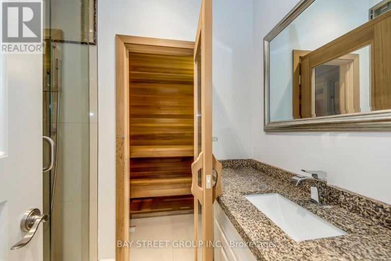 39 FOXWARREN DRIVE, Toronto (Bayview Village), Ontario, M2K1L1