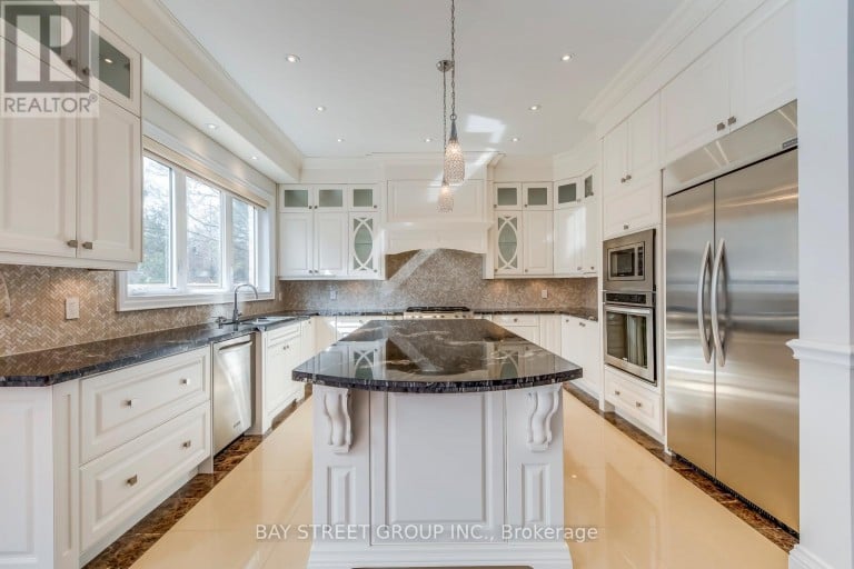 39 FOXWARREN DRIVE, Toronto (Bayview Village), Ontario, M2K1L1
