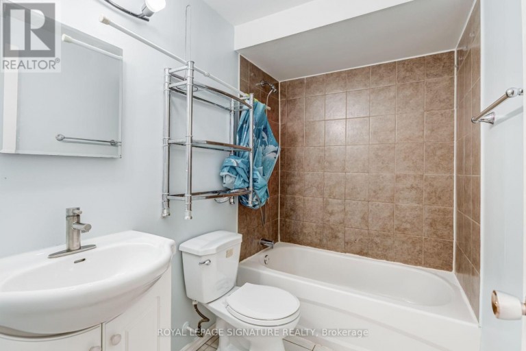 14 - 2340 BROMSGROVE ROAD, Mississauga (Clarkson), Ontario, L5J4A2
