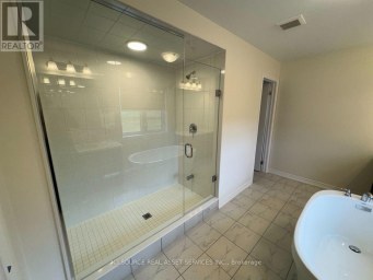 10 GUERNSEY DRIVE Kitchener Ontario photo 27