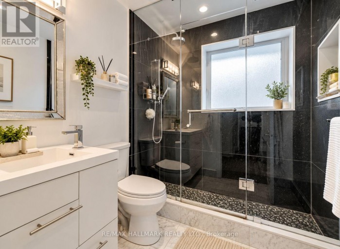 19 BROOKWOOD COURT, Toronto (Banbury-Don Mills), Ontario, M3C1C1