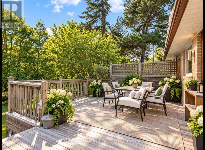 19 BROOKWOOD COURT, Toronto (Banbury-Don Mills), Ontario, M3C1C1