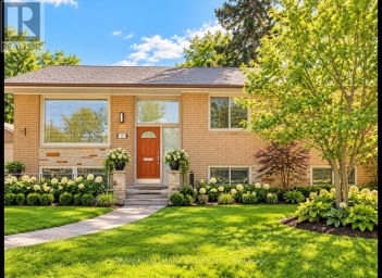 19 BROOKWOOD COURT Toronto (Banbury-Don Mills) Ontario photo 2
