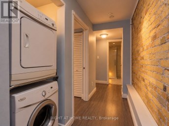 LOWER - 1392 KING STREET W Toronto (South Parkdale) Ontario photo 6