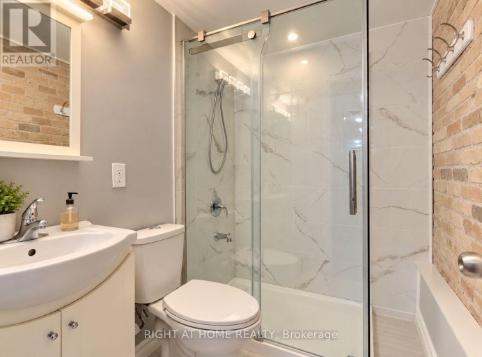 LOWER - 1392 KING STREET W, Toronto (South Parkdale), Ontario, M6K1H5