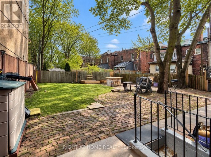 LOWER - 1392 KING STREET W, Toronto (South Parkdale), Ontario, M6K1H5