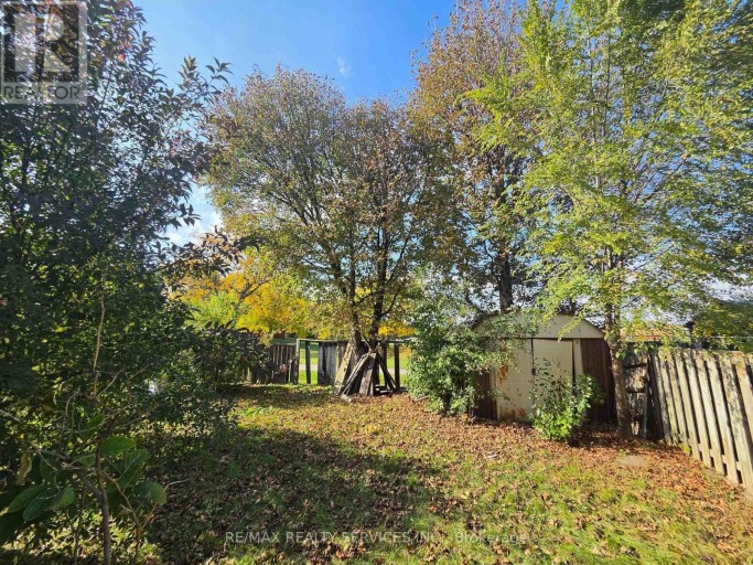 49 HUNTINGWOOD CRESCENT, Brampton (Central Park), Ontario, L6S1S5