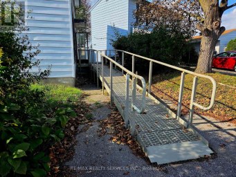 49 HUNTINGWOOD CRESCENT Brampton (Central Park) Ontario photo 3