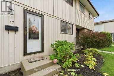 17 - 17 TIFFANY PLACE Quinte West (Trenton Ward) Ontario photo 3