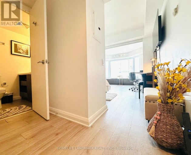 2206 - 155 YORKVILLE AVENUE, Toronto (Annex), Ontario, M5R0B4