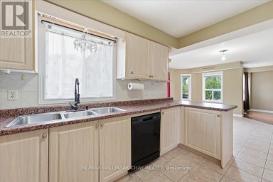 MAIN/UPPER - 484 FERNDALE DRIVE N Barrie (Northwest) Ontario photo 14