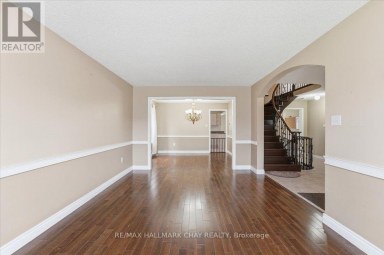 MAIN/UPPER - 484 FERNDALE DRIVE N Barrie (Northwest) Ontario photo 5