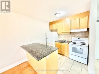 9 - 100 TWENTY FIFTH STREET Toronto (Long Branch) Ontario photo 1