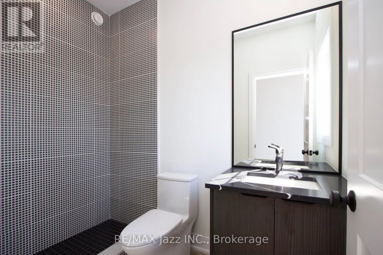 UPPER - 760 HOSKIN AVENUE, Oshawa (Donevan), Ontario, L1H7R6