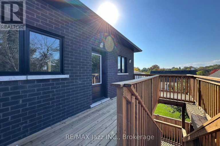 UPPER - 760 HOSKIN AVENUE, Oshawa (Donevan), Ontario, L1H7R6