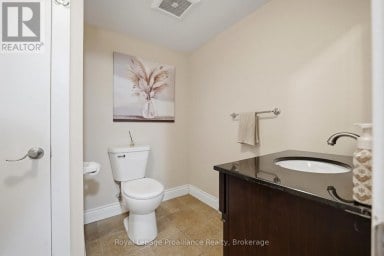 51 SELENA AVENUE Belleville (Belleville Ward) Ontario photo 31