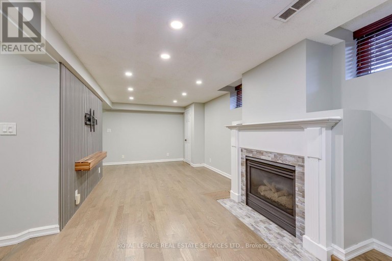 2100 GALENA CRESCENT, Oakville (WC Wedgewood Creek), Ontario, L6H4A2