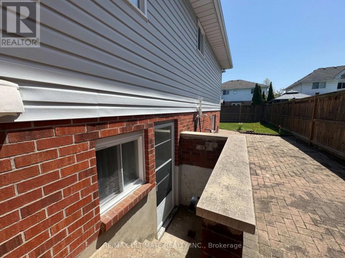 12 STONEY BROOK CRESCENT, St. Catharines (Grapeview), Ontario, L2S3J3