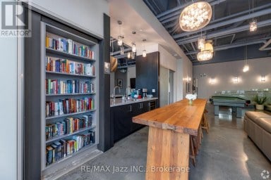 214 - 100 BOND STREET E Oshawa (O'Neill) Ontario photo 5