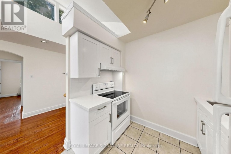 2 - 461 EGLINTON AVENUE E, Toronto (Mount Pleasant East), Ontario, M4P1M8