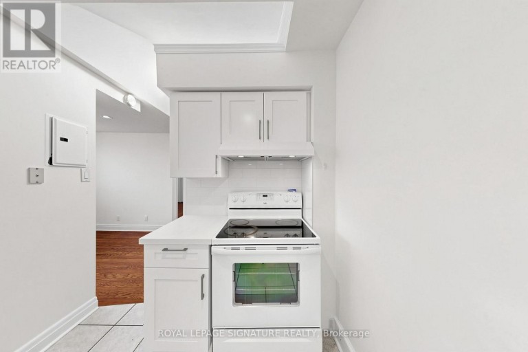 2 - 461 EGLINTON AVENUE E, Toronto (Mount Pleasant East), Ontario, M4P1M8