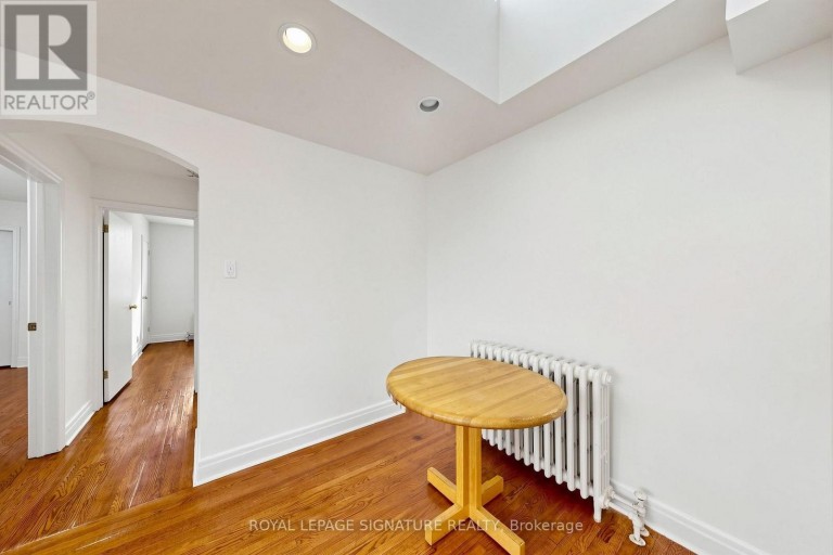 2 - 461 EGLINTON AVENUE E, Toronto (Mount Pleasant East), Ontario, M4P1M8