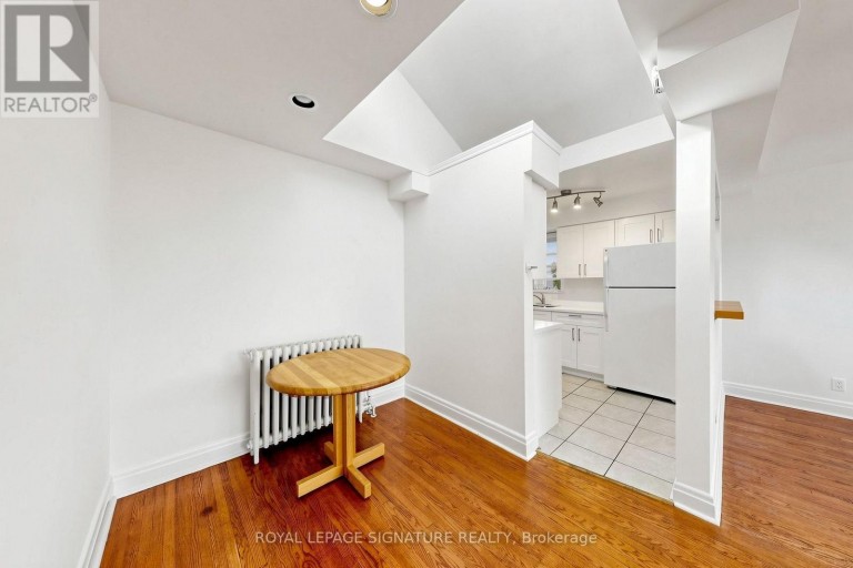 2 - 461 EGLINTON AVENUE E, Toronto (Mount Pleasant East), Ontario, M4P1M8
