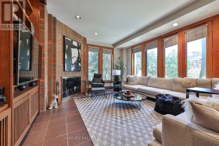 223 HILLHURST BOULEVARD, Toronto (Bedford Park-Nortown), Ontario, M5N1P3