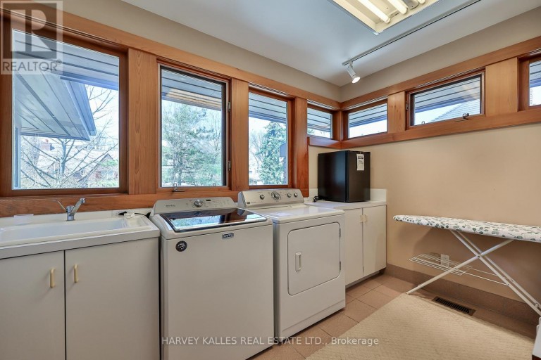 223 HILLHURST BOULEVARD, Toronto (Bedford Park-Nortown), Ontario, M5N1P3