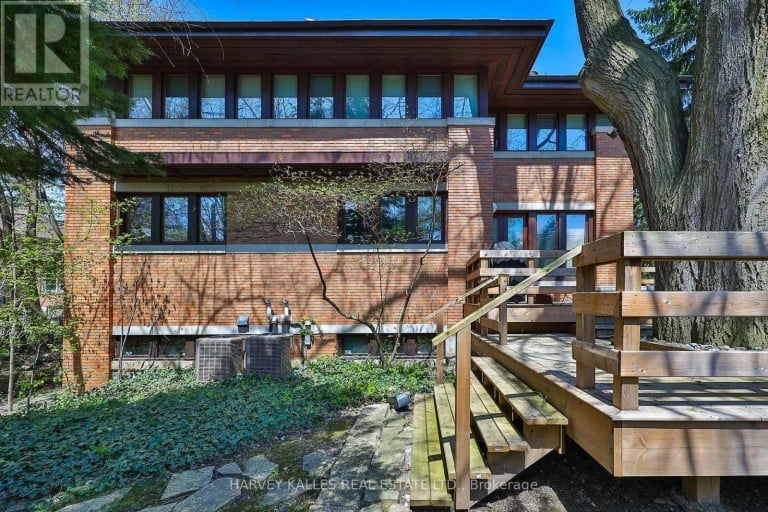 223 HILLHURST BOULEVARD, Toronto (Bedford Park-Nortown), Ontario, M5N1P3