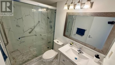 2819 - 1 MASSEY SQUARE Toronto (Crescent Town) Ontario photo 15