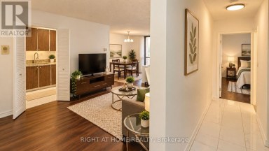 2819 - 1 MASSEY SQUARE Toronto (Crescent Town) Ontario photo 2