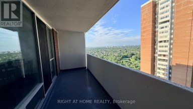 2819 - 1 MASSEY SQUARE Toronto (Crescent Town) Ontario photo 5