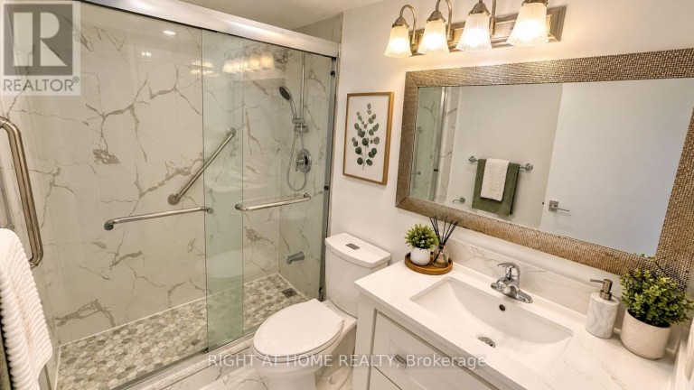 2819 - 1 MASSEY SQUARE, Toronto (Crescent Town), Ontario, M4C5L4