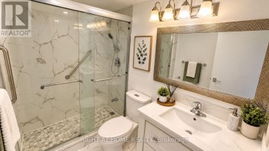 2819 - 1 MASSEY SQUARE Toronto (Crescent Town) Ontario photo 9
