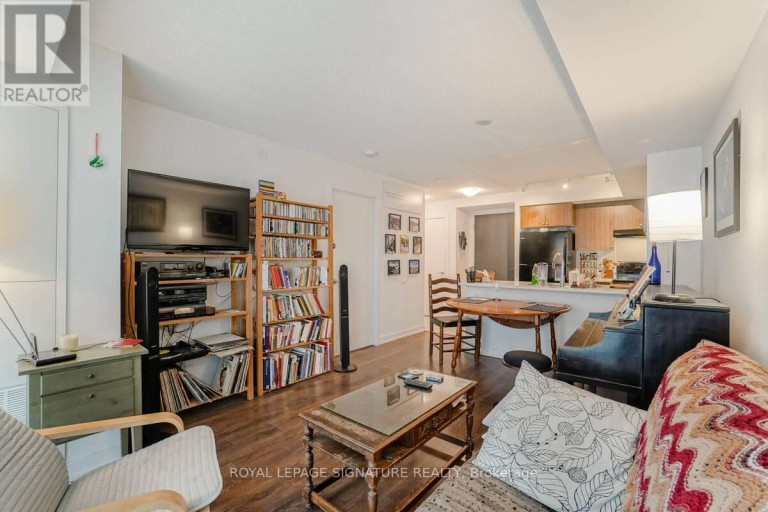 321 - 8 TRENT AVENUE, Toronto (East End-Danforth), Ontario, M4C0A6
