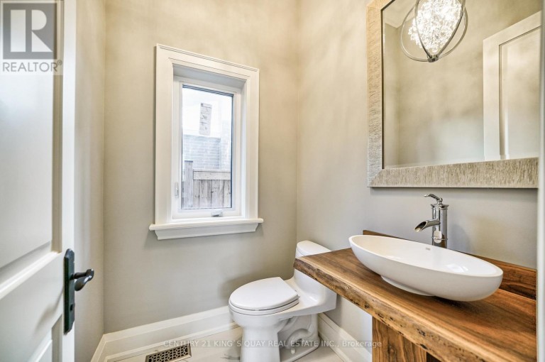 82 CARTIER CRESCENT, Richmond Hill (Crosby), Ontario, L4C2N5